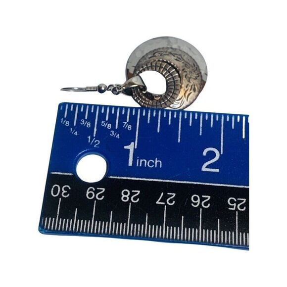 Vintage Women’s Silver Tone Balinese Filigree Hoop Dangle Pierced Earrings - Picture 7 of 7